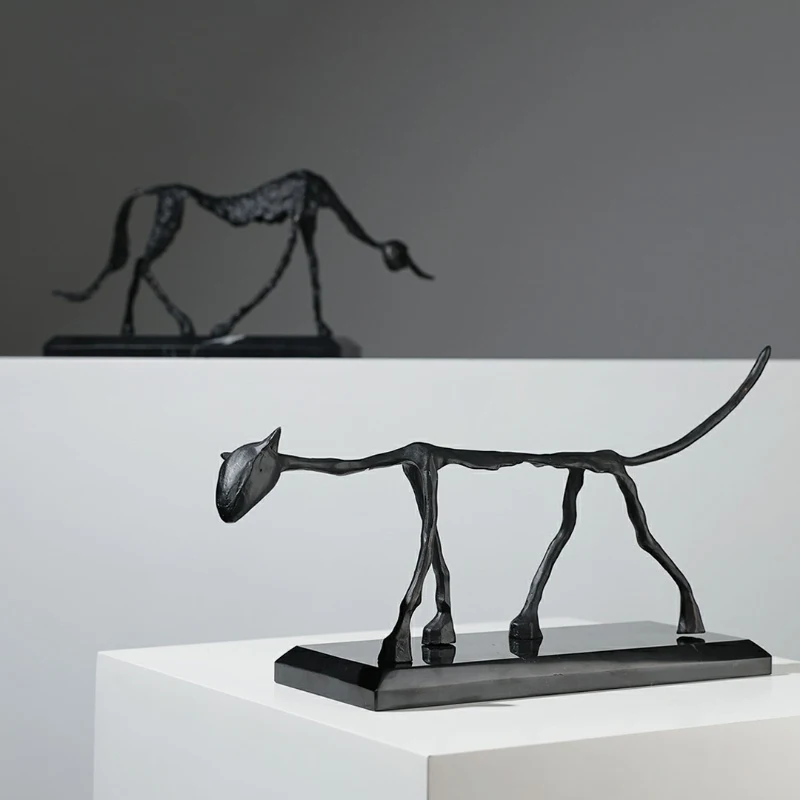 Современная Статуя кота и собаки из чугуна с абстрактной ходьбой