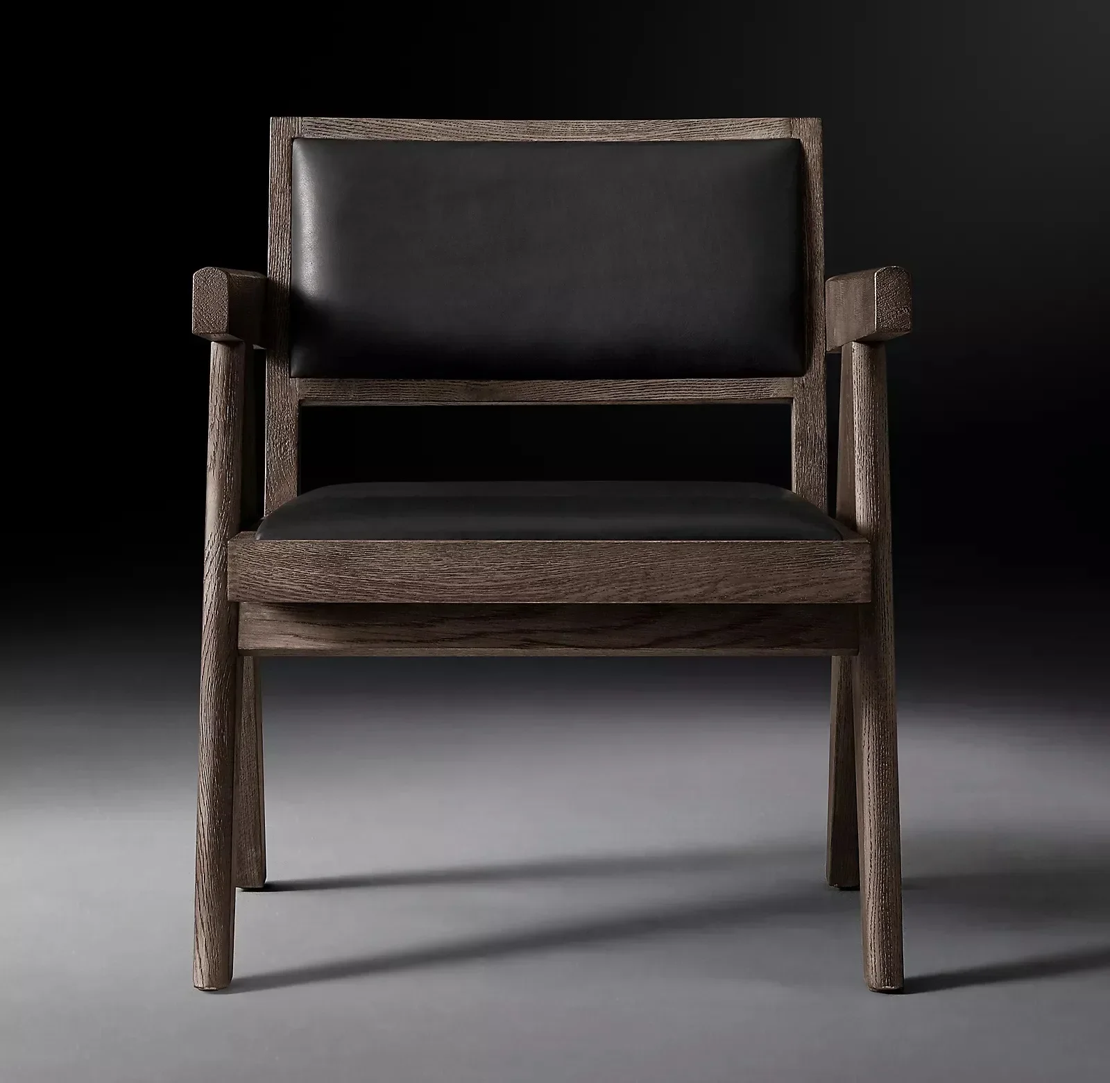 Деревянный обеденный стул