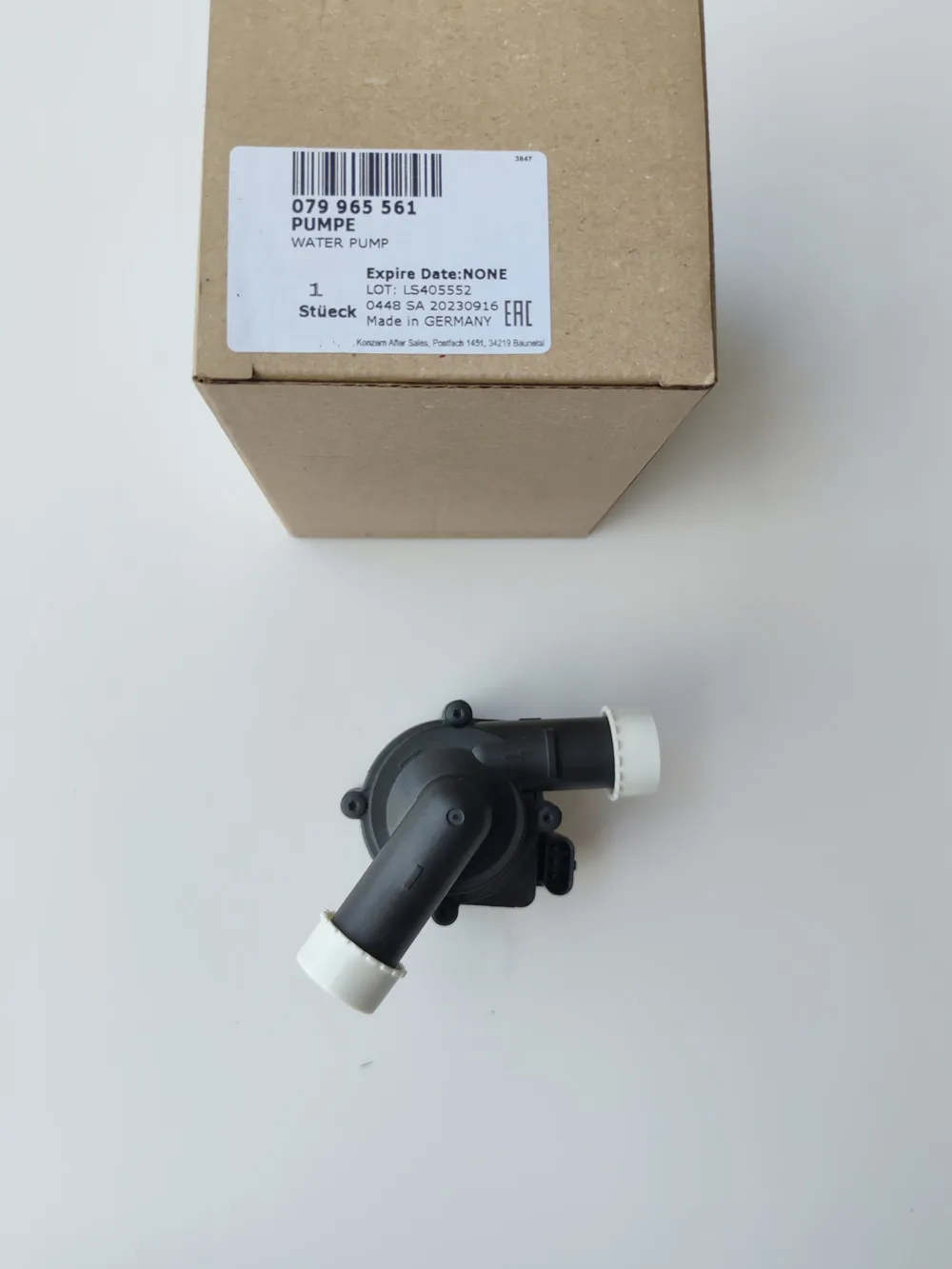 Фото Совершенно новый OEM 079965561 4.0T вспомогательный водяной насос охлаждающей жидкости для AUDI A8 RS7 S6 S7 S8 CEUC, CTGE, CRDB, CVUB 079 965 561 №2