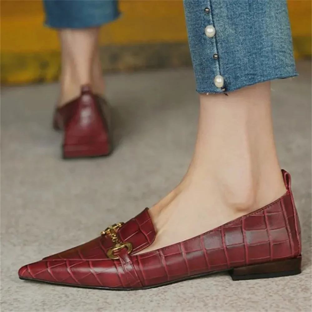 

Women Shoes 2022 Luxury Spring Comfortable Low Heel Fashion Pointy Plus Size Metal Fastener Shallow Mouth Single Shoes