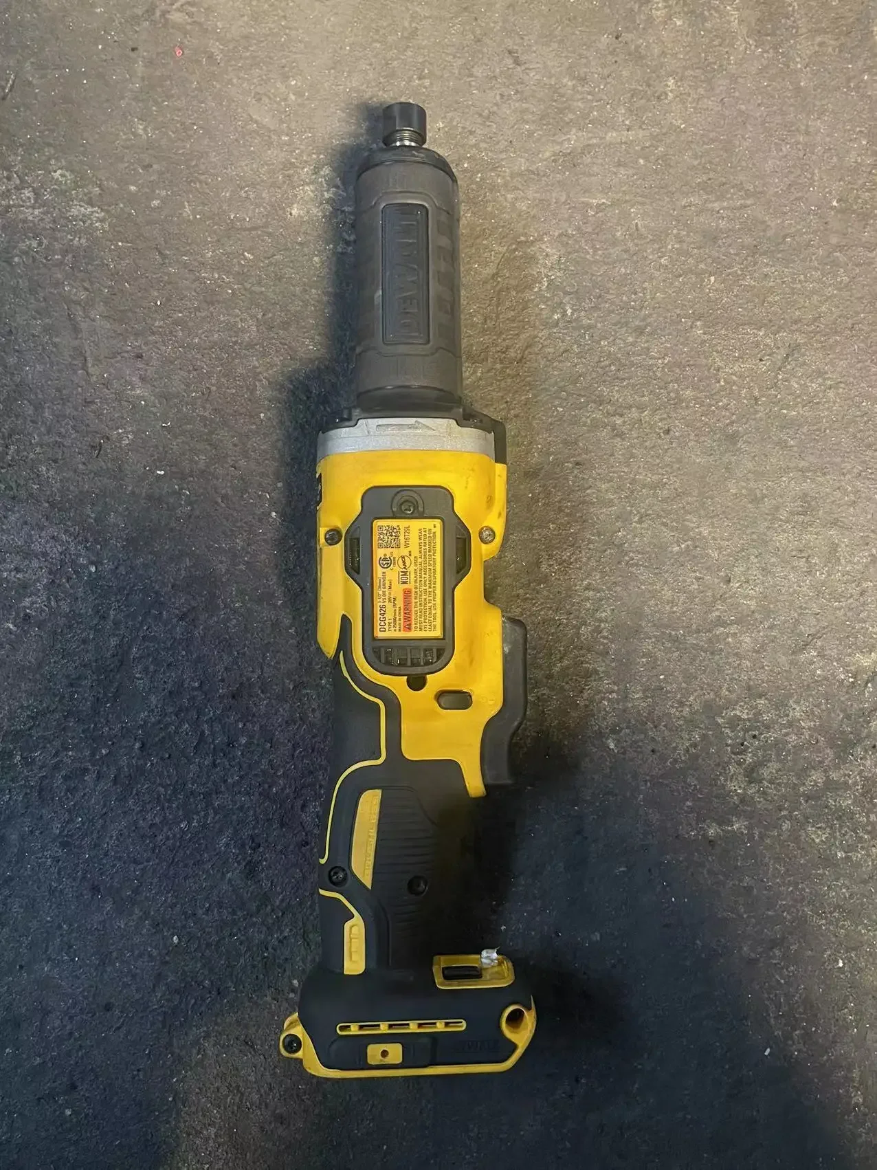 Беспроводной шлифовальный станок DEWALT DCG426B