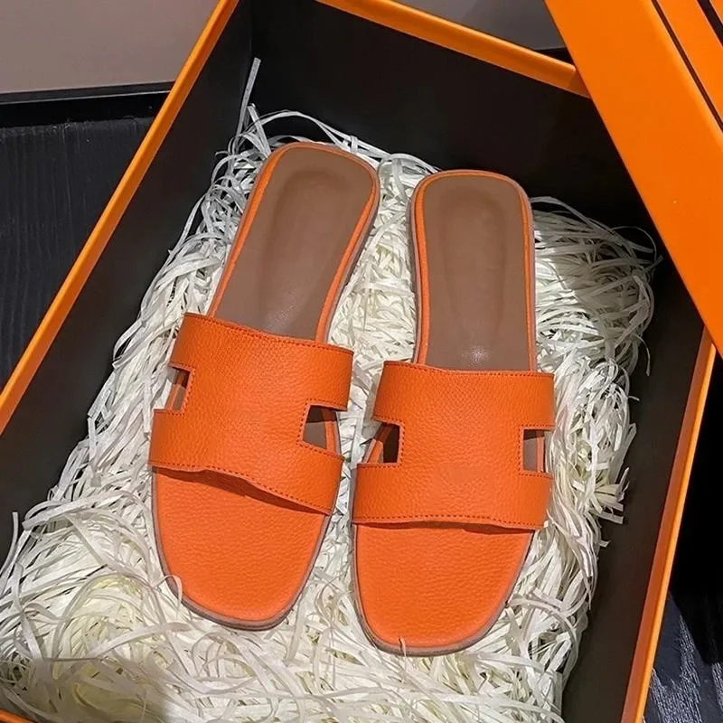 

New Women Summer Fashion Cartoon Chain Flip-flops Sandal Slippers Woman Flat Platform Sandals Casual Flat Slippers Slides