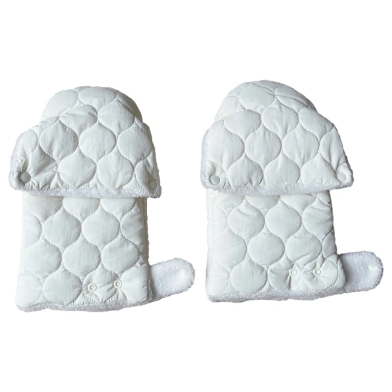 Изолированные перчатки с медведем милые и практичные грелки для рук комфорта