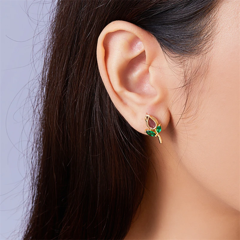 Женские серьги-гвоздики в виде цветка