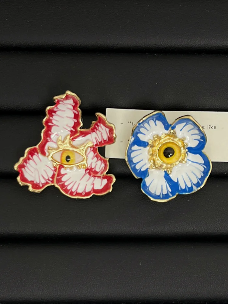 Женские серьги с цветочными подвесками