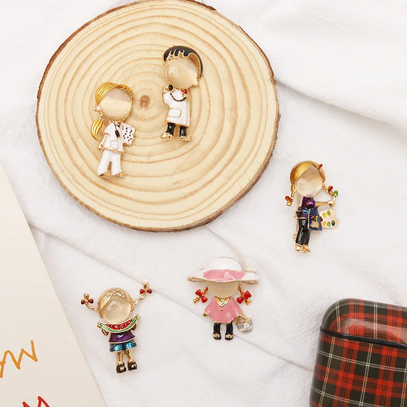 

Fashion little painter Korean cartoon girl brooch female western accessory pin cute student decoration brooches