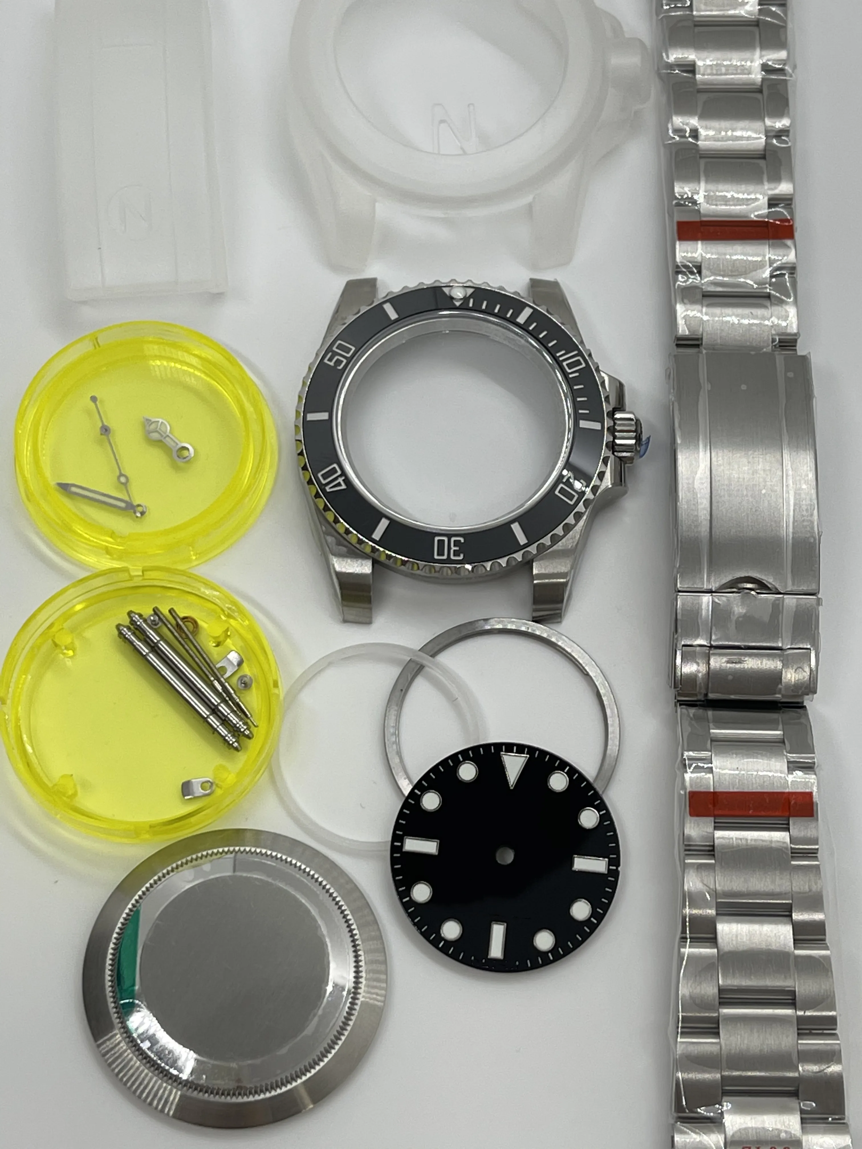 

Watch Case Set Mechanical Automatic Watch Sapphire 904L Stainless Steel Ceramic Bezel for ETA2824-2/2836/3135 Movement size 40mm