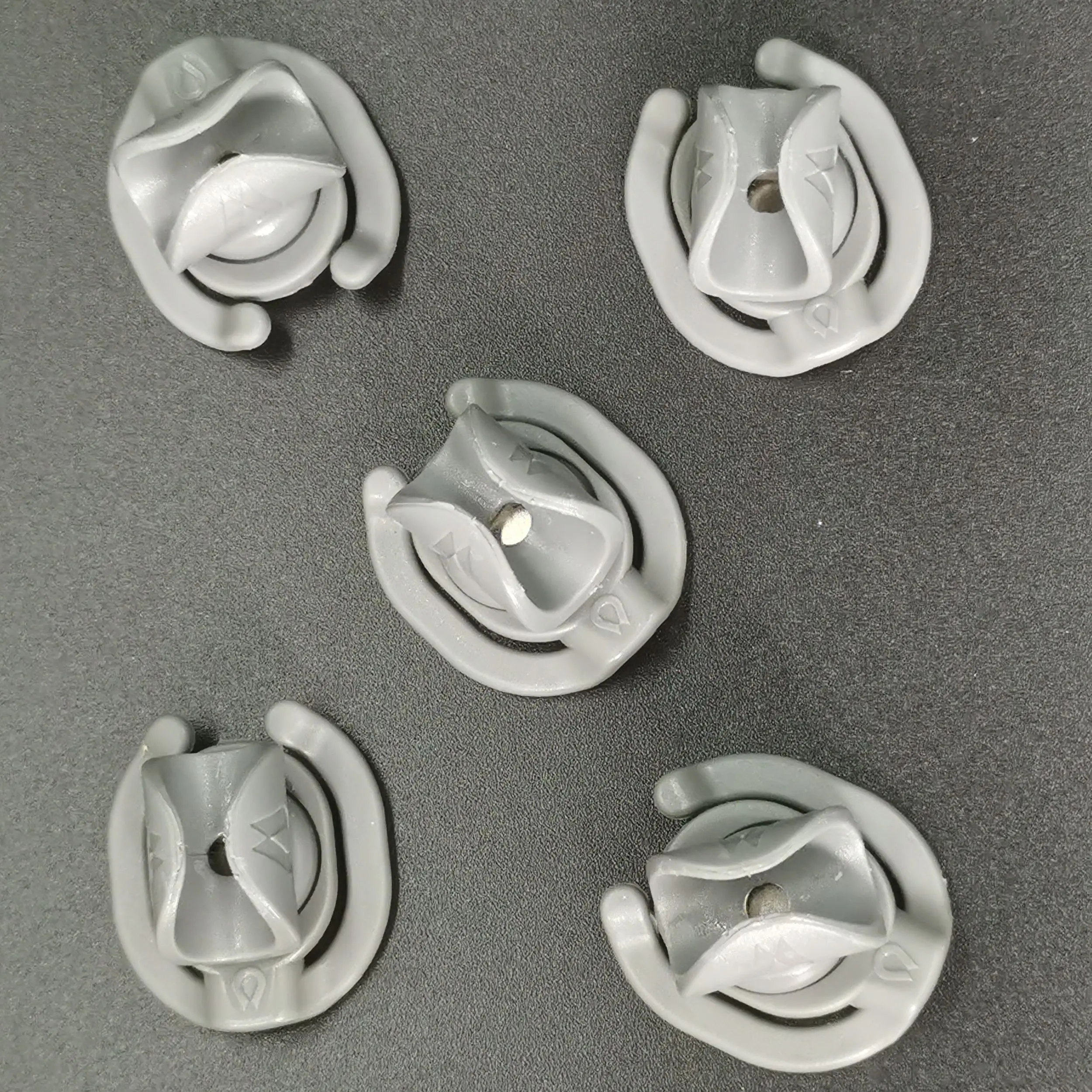 

Магнитный зажим для гидратационной трубки HydraPak