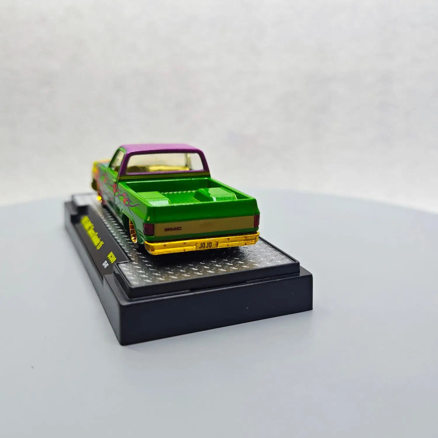 Машины M2 1/64 1975 GMC Sierra Grande 15 зеленое пламя литая модель автомобиля из сплава под