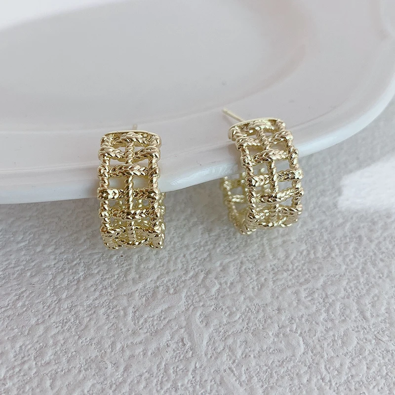 2022 Vintage Simple Metal Hollow Weave C-Shaped Braided Alloy Hoop Earrings for Women Fashion Charming Gold Color Jewelry Gift |