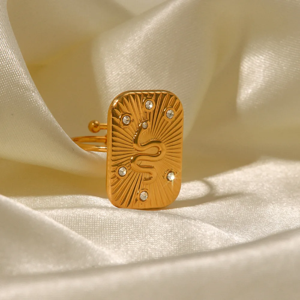

DEAR-LIFE New light luxury square set white diamond snake fashion open ring Jewelry for women