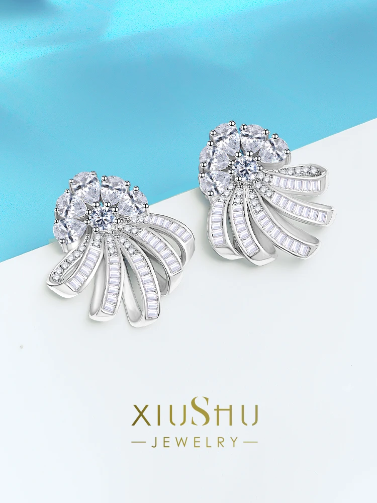 

New fashion three-dimensional flower earrings inlaid with imported high carbon diamond atmospheric fireworks earrings petals