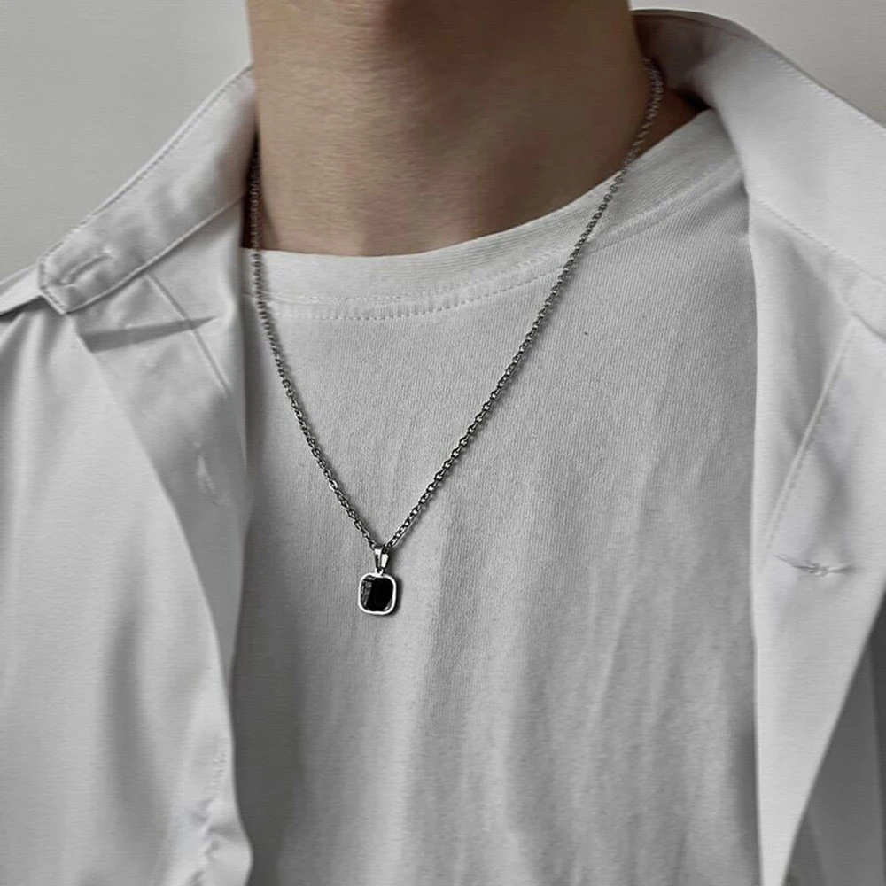 

Tide Brand Street Dance Hip-hop Black Square Pendant Necklace Personality Simple Stainless Steel Necklace Accessories