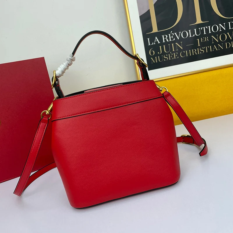 

Retro solid color ladies bucket bag leather shoulder Messenger bag Joker purse classic handbag high quality leisure bag