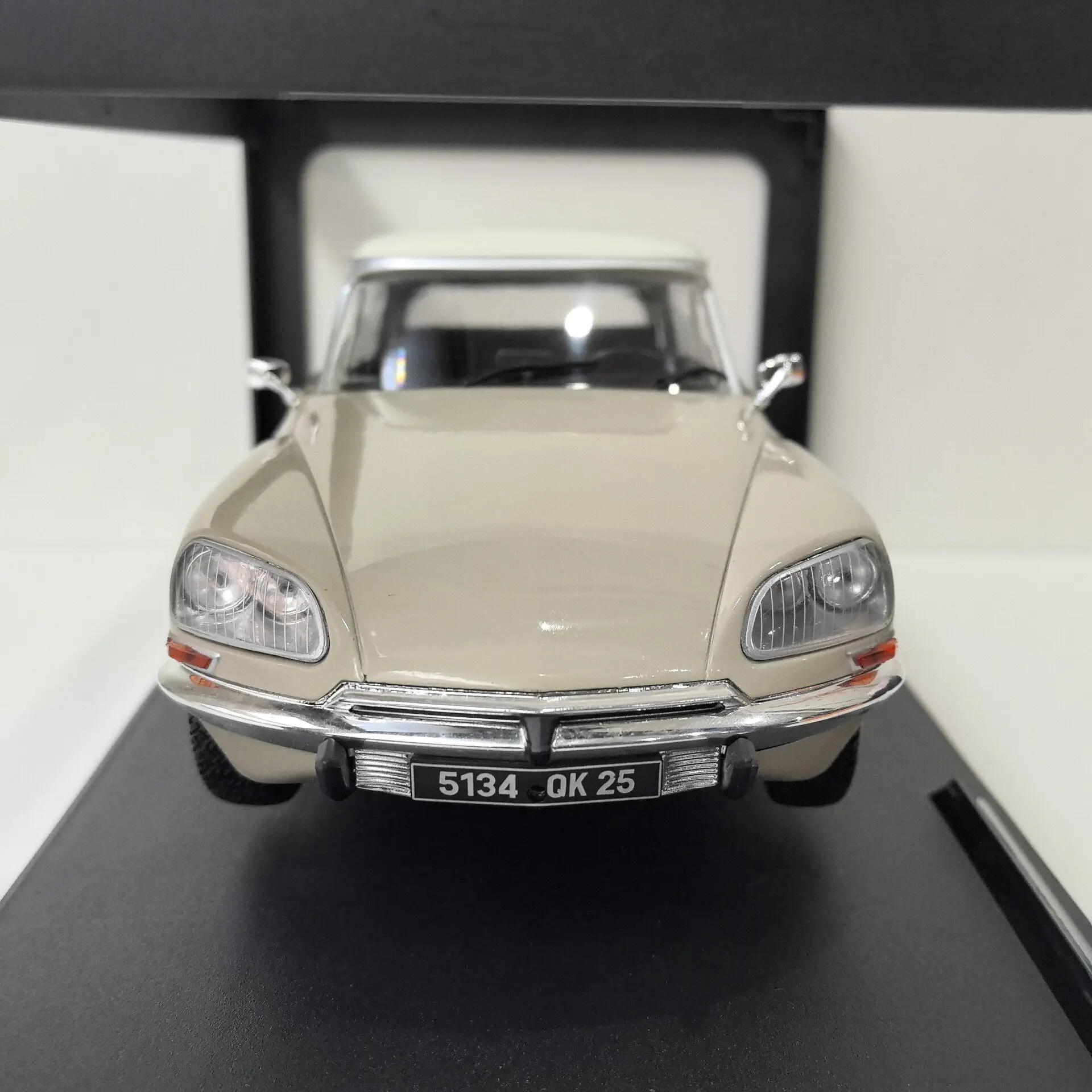 Фото Модель автомобиля из сплава Diecast SOLIDO в масштабе 1/18 CITROEN D SPECIAL 1972 62 №3