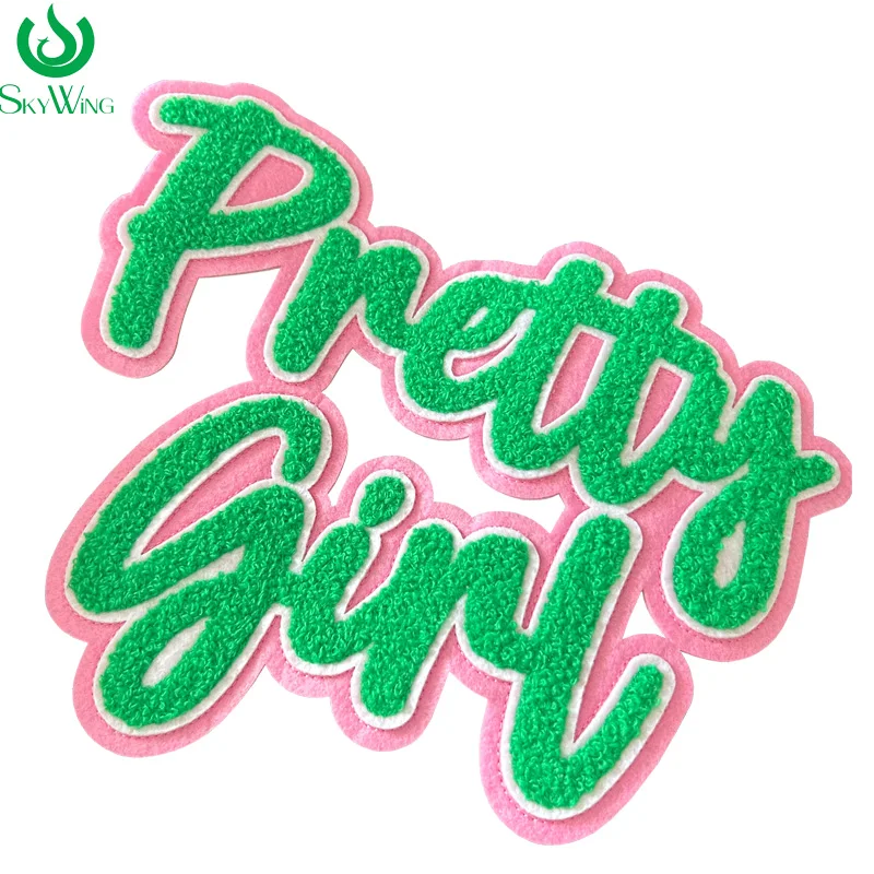 Синель красивая девочка розовый и зеленый Альфа Kappa Alpha 1908 известная как