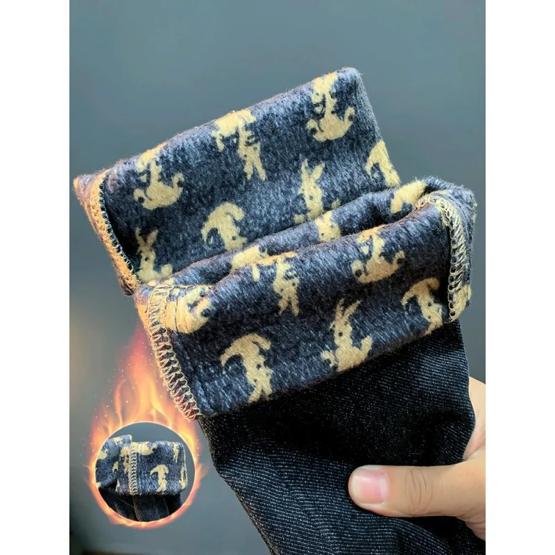 Зимние бархатные утолщенные универсальные потертые джинсы мужские новые модные