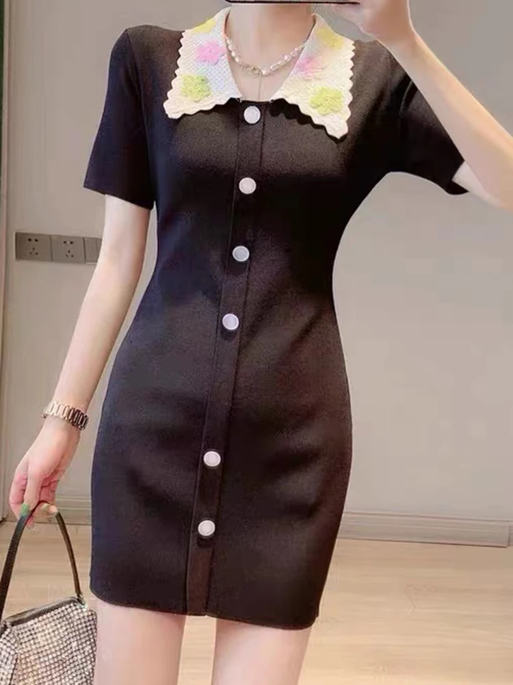 

Платье женское трикотажное с вышивкой и коротким рукавом