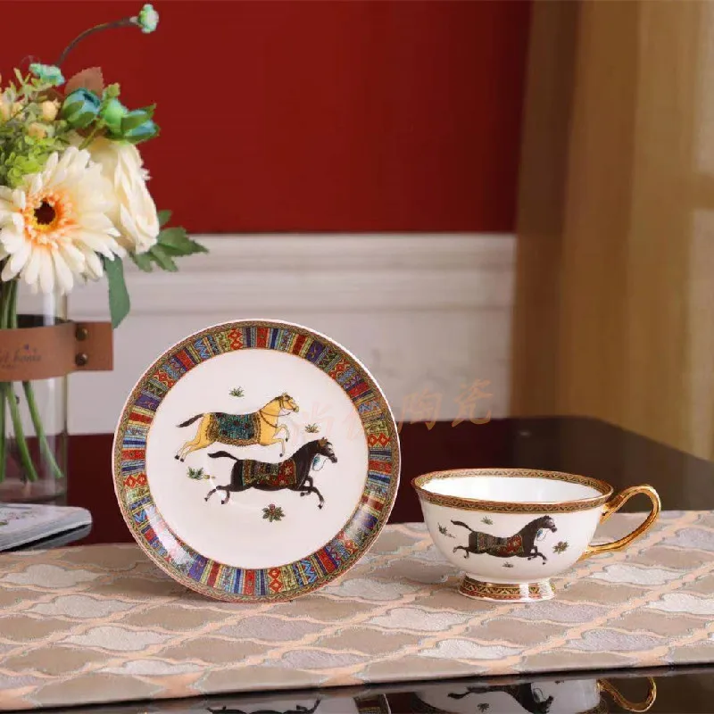 

Fashionable and trendy coffee cups and plates, European exquisite and luxurious afternoon tea, black tea cups