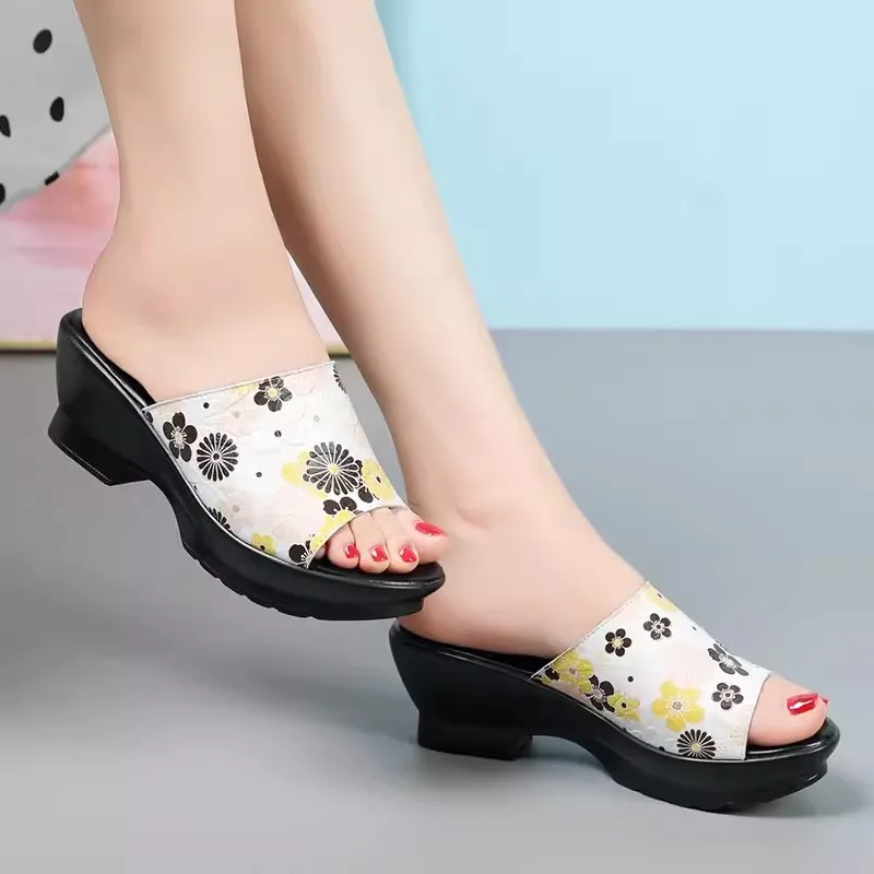 Шлепанцы женские летние с открытым носком натуральная кожа высокий каблук