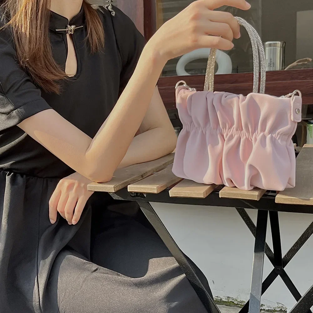 Летняя сумка для туризма и отдыха красная женская с водными бриллиантами