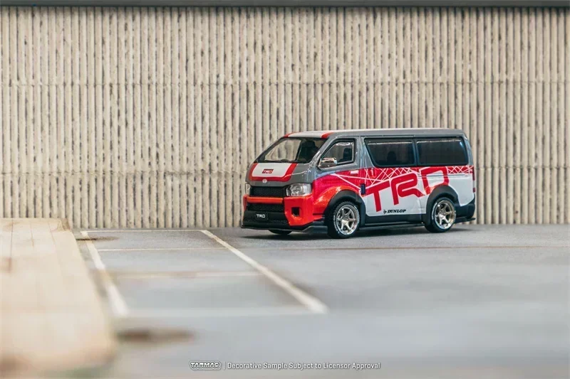 Модель автомобиля Tarmac Works 1:64 Hiace Widebody Red литая под давлением