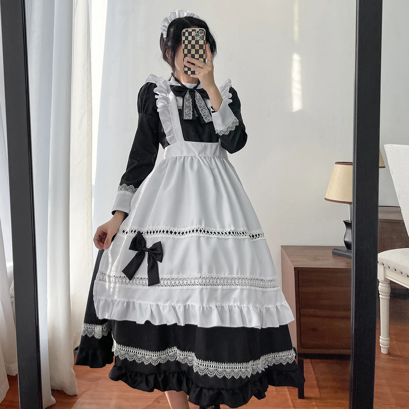 

S-5XL Japanese Lolita Long Sleeve Apron Housekeeper Maidservant Maid Restaurant Dress Uniform Outfits Anime Cosplay Costume