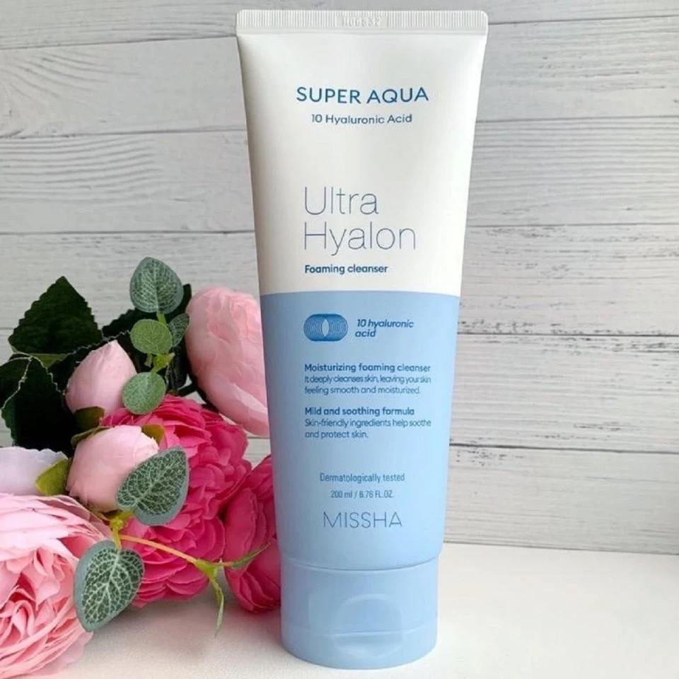 Увлажняющая пенка с гиалуроновой кислотой Super Aqua Ultra Hyalron Cleansing Foam | Красота и