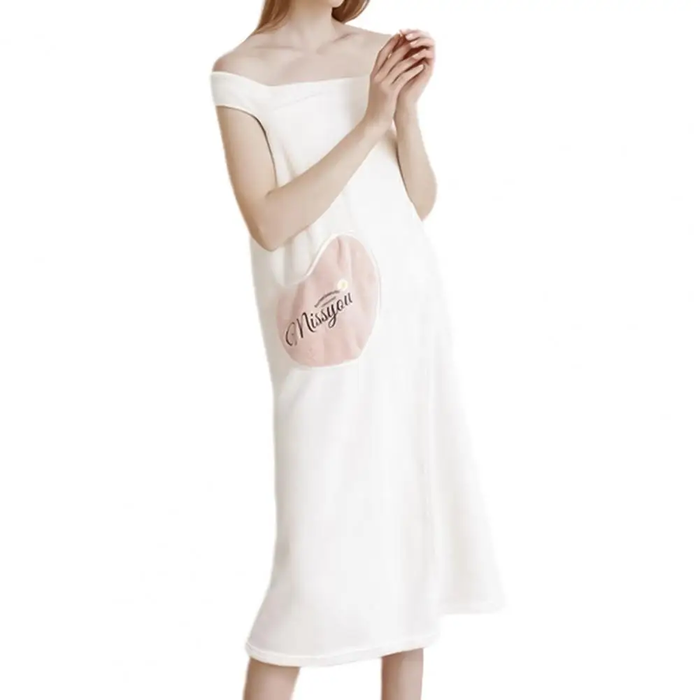 

Comfortable to Touch Portable Fluffy Microfiber Bathrobe Supplies for Home