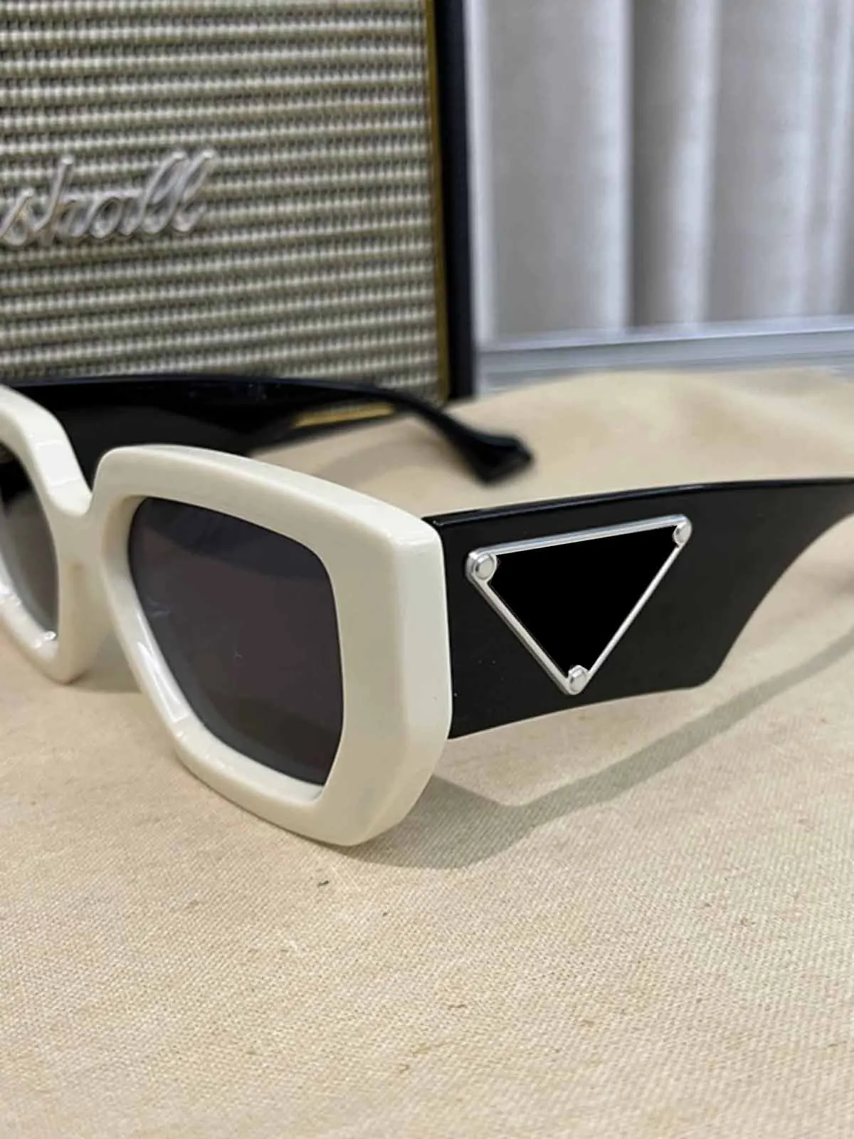 

Женские солнцезащитные очки в большой квадратной оправе, черные солнцезащитные очки вогнутой формы в стиле интернет-знаменитостей, 2023