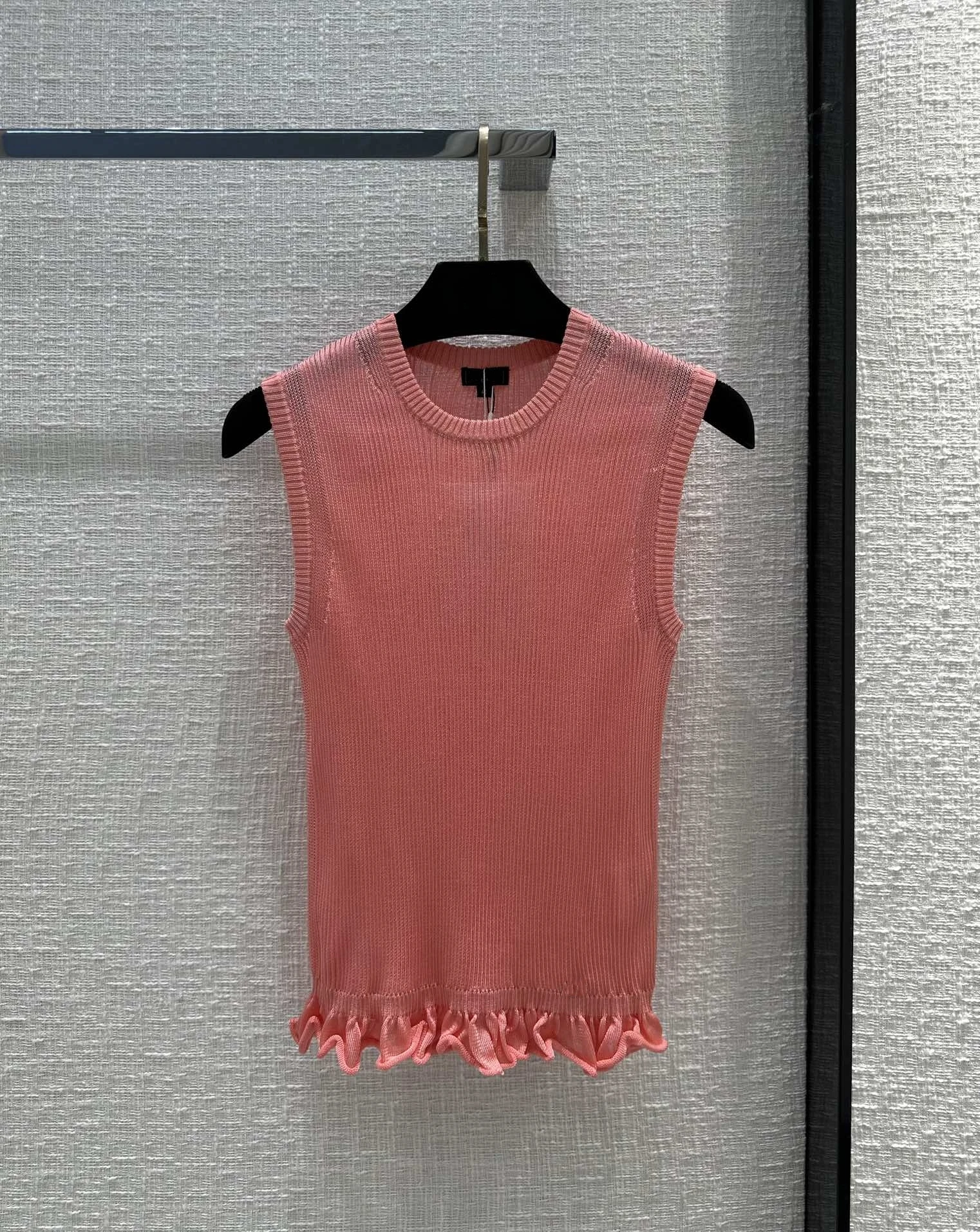 

high quality 2023 summer women solid knitted silk tank tops sleeveless ruffles hem short top black pink white rose red