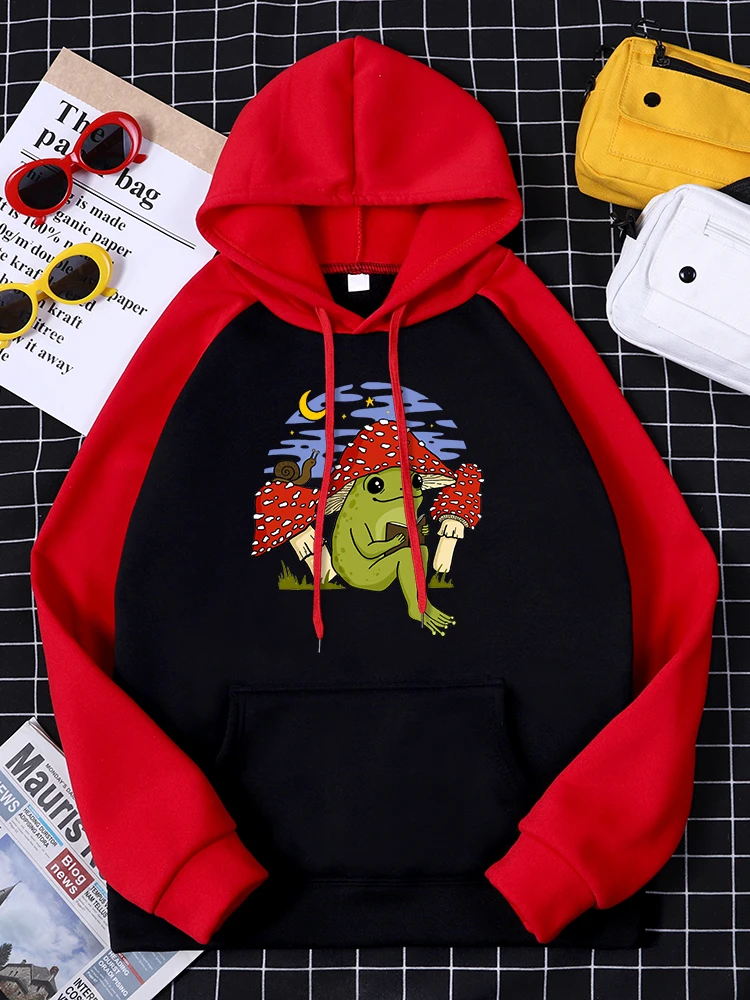 

Cute Cottagecore Frog Mushroom Hat Reading Book Womans Raglan Pullover Casual Fashion Cartoons Clothes Autumn Hoodies Women Tops