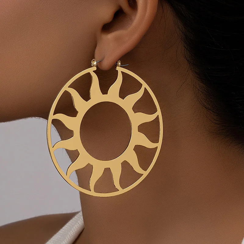

Unique Design Sun flower Earrings European and American Fashion Big Earrings Luxury Jewelry For Women Classic Simple Accessory