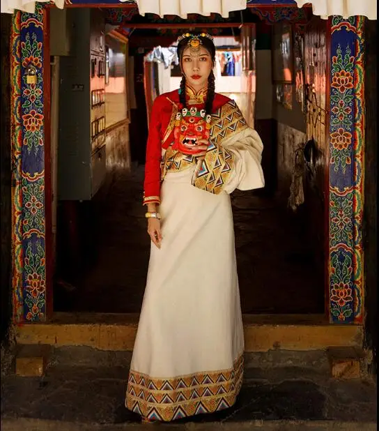 

Белый Тибетский халат, традиционная китайская женская одежда, Восточная этническая одежда, Женская тибетская одежда