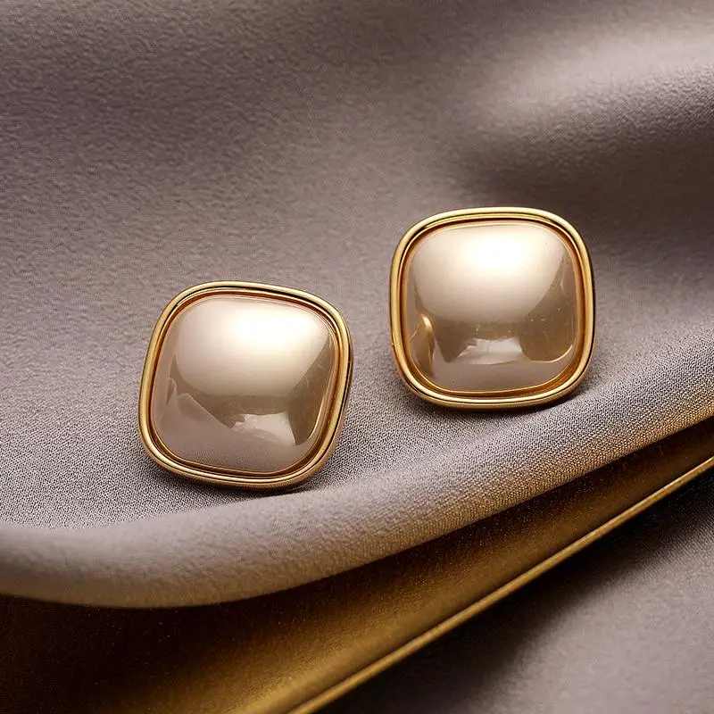 Simple Love ACC Private 2025 New Trendy Geometric Pearl High-Grade Silver Needle Earrings Women