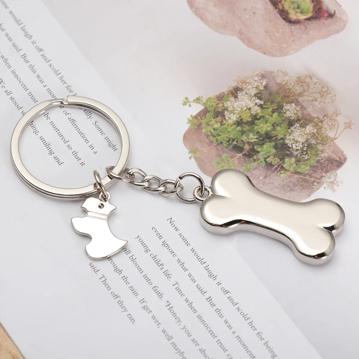 

Keychain Key Metal Bone Keyring Handbag Pendant Charms Car Charm Puppy Party Ring Chainholder Decoration Keychaindecoration