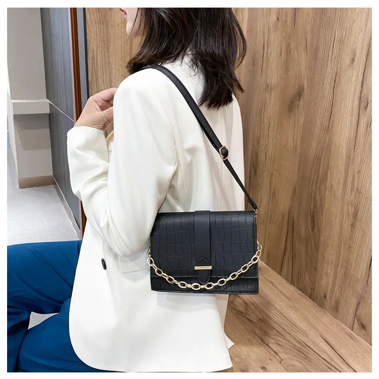 

Модная маленькая квадратная сумка через плечо с цепочкой, роскошная дизайнерская женская сумка через плечо, летняя сумка с откидной крышко...