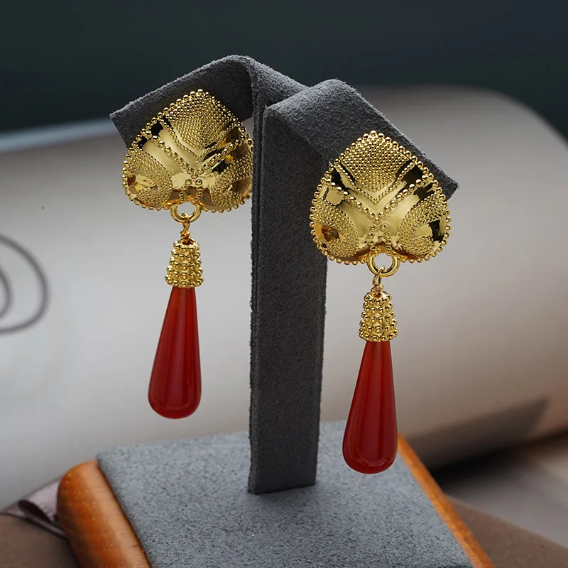 

Love vintage long earrings women's niche heart pendant court retro eardrop