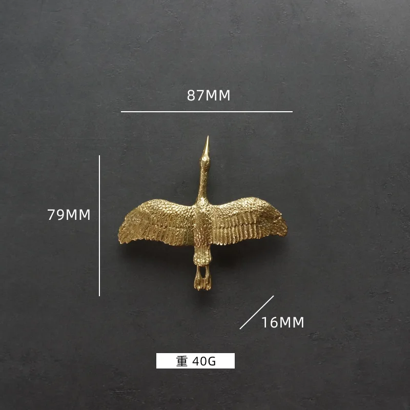 

Ручка для шкафа латунная в виде дикой гусины