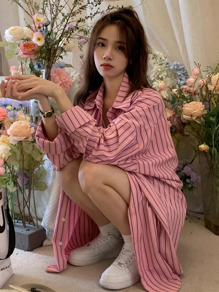 Женская свободная рубашка с длинным рукавом в полоску