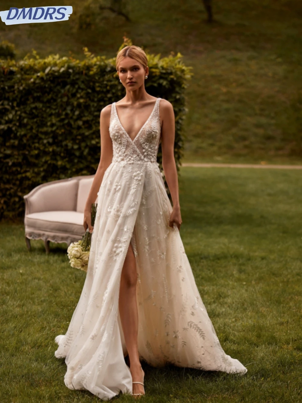 

Sexy Deep V-neck Backless Bride Robe Classic Lace Appliques Bridal Gown Graceful A-line Long Wedding Dress Robe De Mariée