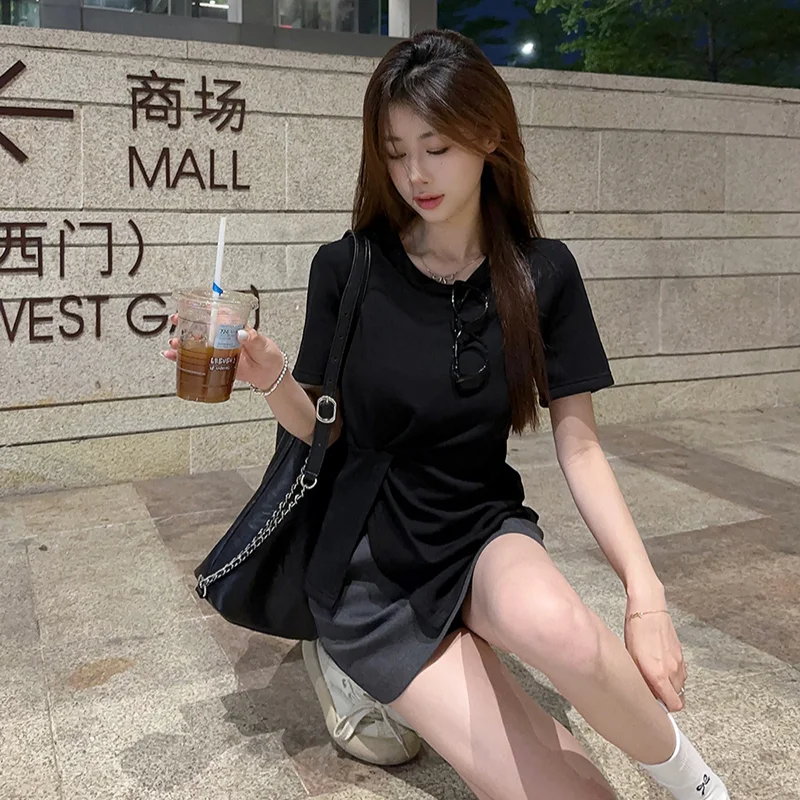 Женские футболки с коротким рукавом и нерегулярным боковым разрезом