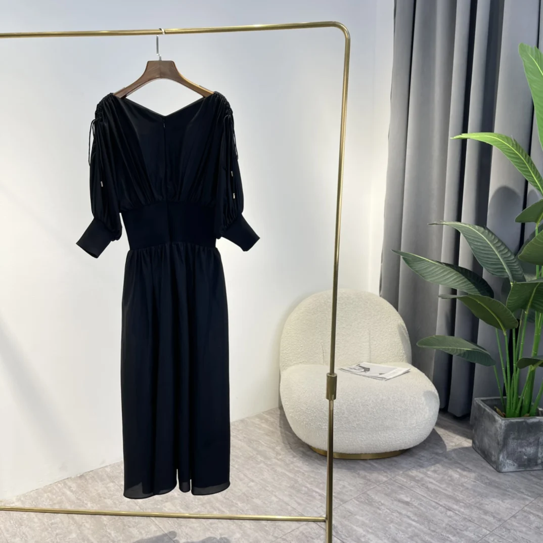 

Latest 2022 New Autumn Collection Kaleidoscope Lantern Sleeve Blouse and High Waist Midi Skirt Set Lady