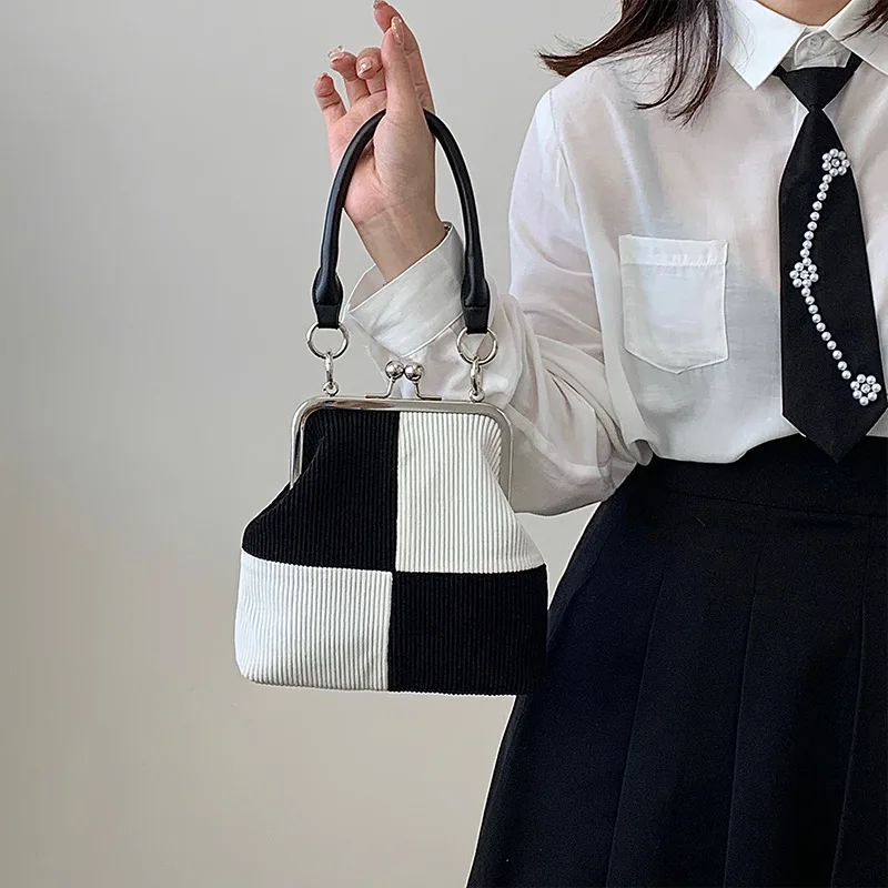 

Color matching checkerboard corduroy bag female 2022 new small bag fashion retro clip bag shoulder messenger bag