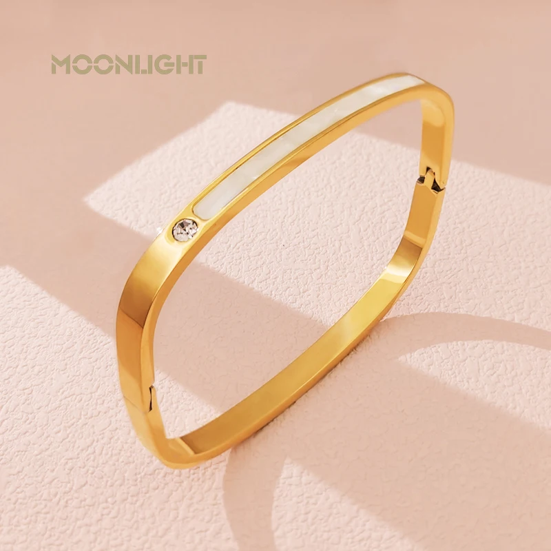 

MOONLIGHT 2022 Fashion Classic Golden Shell Bracelets for Women Jewelry Gifts Stainless Steel Simple Bracelet Square Bangle