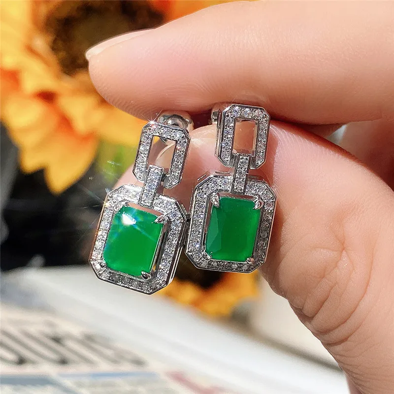

Luxury Women's Drop Earrings for Party Brilliant Green Zirconia Jewelry Gorgeous Design Gift Accessories for Anniversary