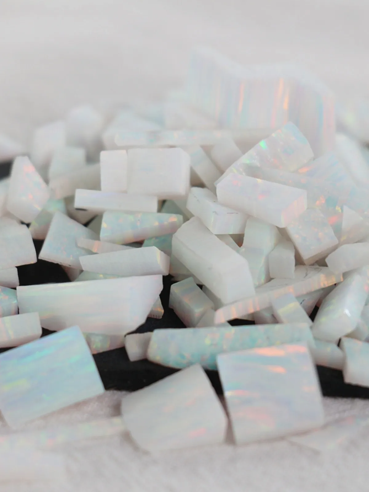 Австралийский драгоценный камень опаловый импортированный из Японии