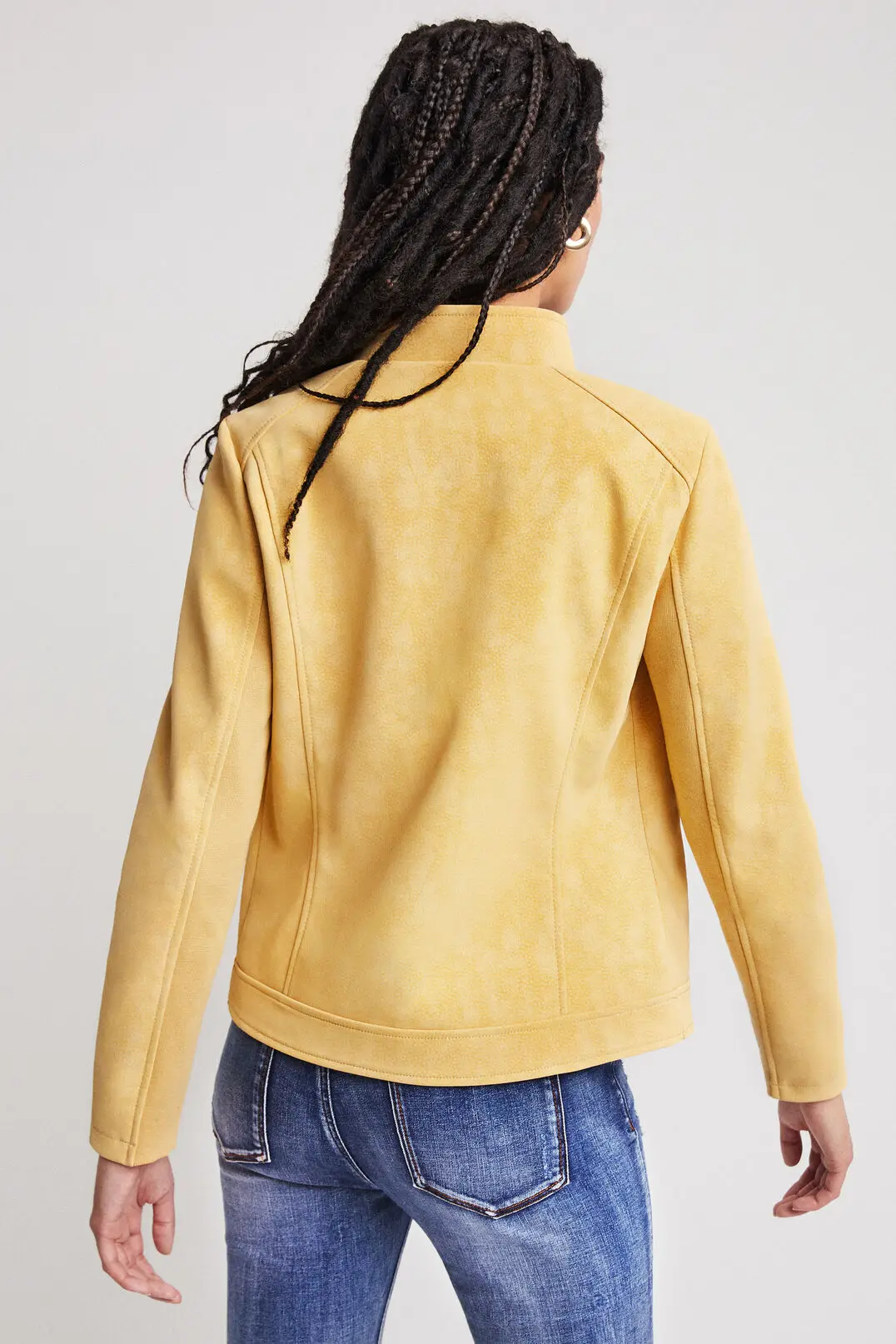 Куртка в испанском стиле с воротником-стойкой и поясом |