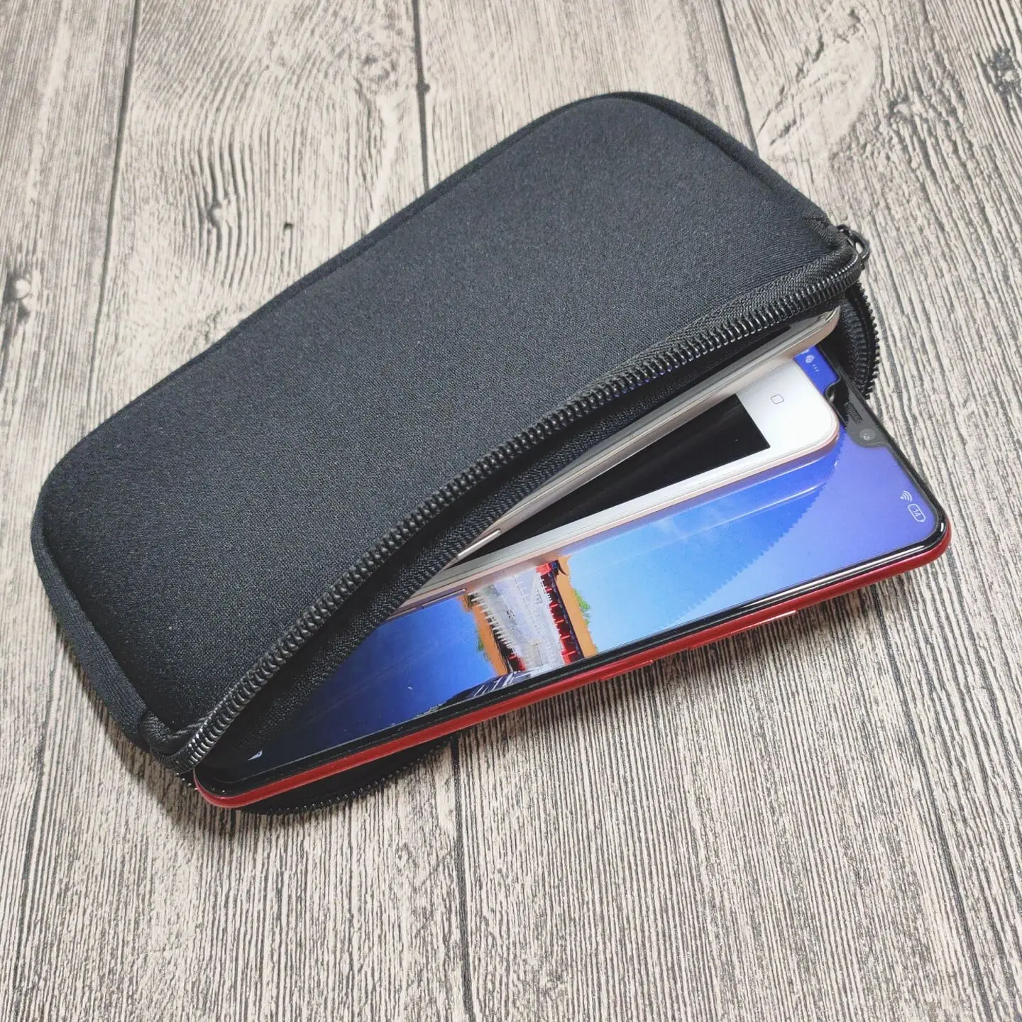 6 7. Универсальный неопреновый чехол на молнии для Xiaomi Redmi K70 Pro противоударный