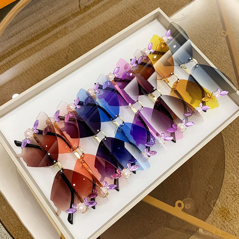

Trendy Women Rimless Diamond Sunglasses New Stylish Butterfly Shape Sun Glasses with Pearl Gradient Frame UV Anti-glare Eyewear